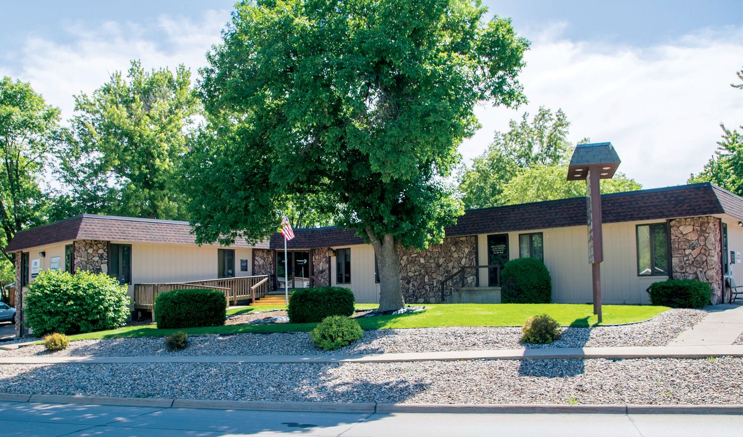 Eastview Plaza Building: 5400 Morningside Ave, Sioux City, IA 51106
